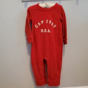 One piece GAP outfit 12-18 mnths cozy but cool kid